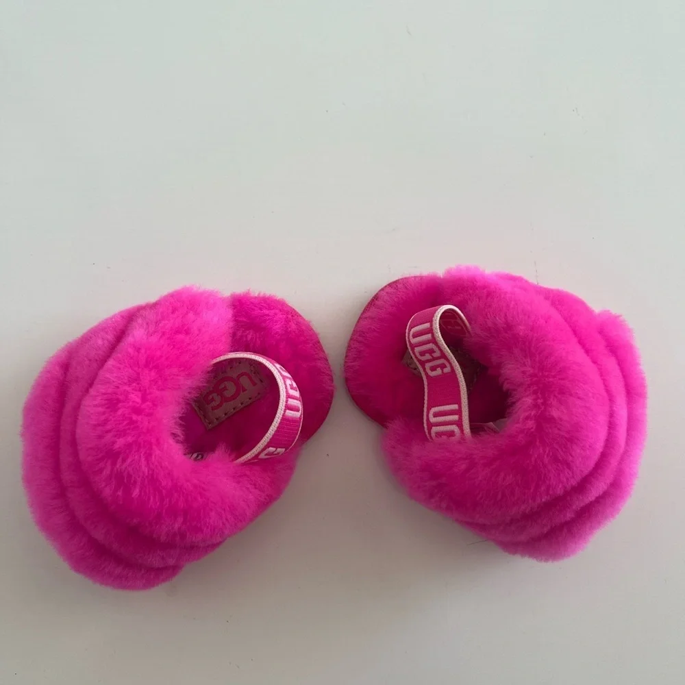NWOT UGG BABY “fluff yeah” Vibrant Pink Fluffy Slippers